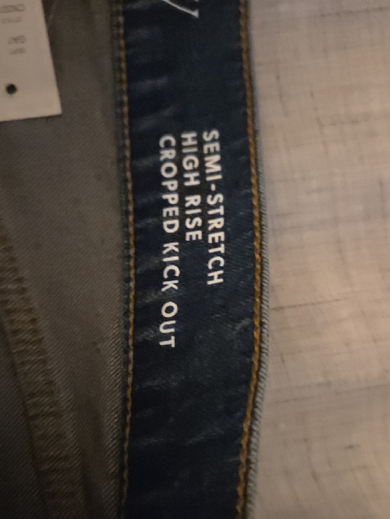 J. Crew | Charley Kickout Cropped Jean in Kate Wash, Size 27 - Picture 8 of 11